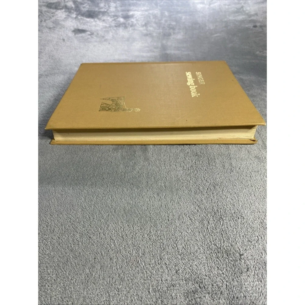 Vintage 1969 Singer‎ Sewing Book Gladys Cunningham Hardcover First Edition